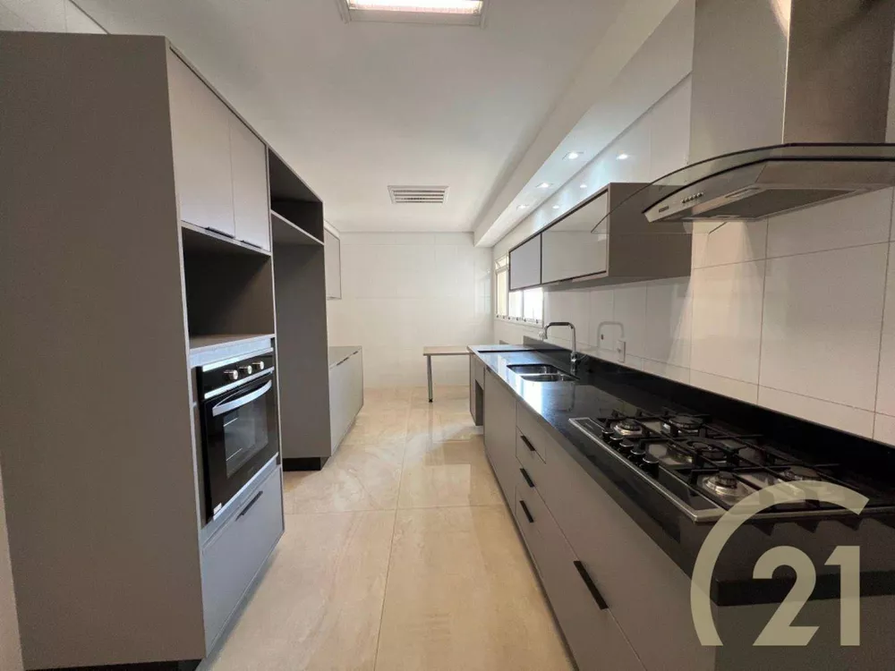 Apartamento para alugar com 3 quartos, 202m² - Foto 3