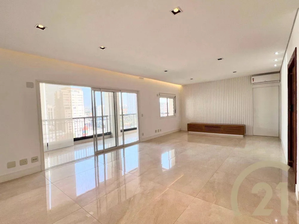 Apartamento para alugar com 3 quartos, 202m² - Foto 1