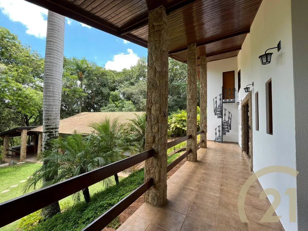 Chácara à venda com 4 quartos, 420m² - Foto 1