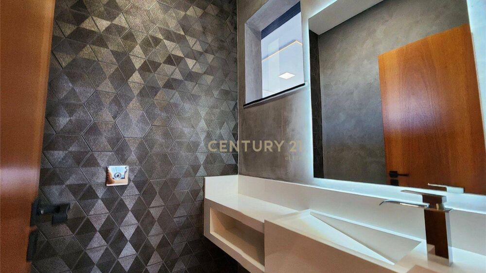 Casa de Condomínio à venda com 3 quartos, 230m² - Foto 2