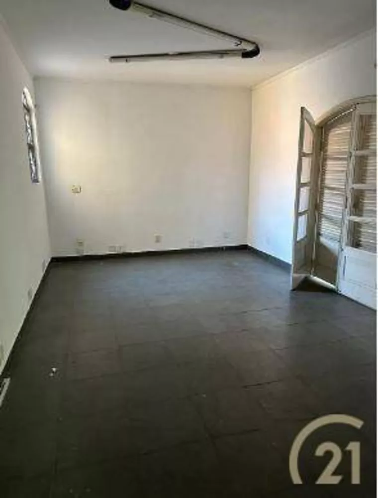 Casa para alugar com 3 quartos, 390m² - Foto 11