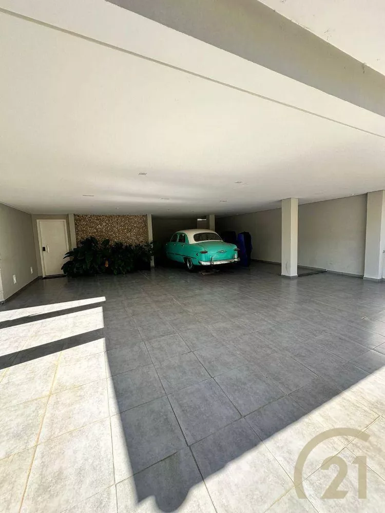 Casa de Condomínio à venda com 3 quartos, 535m² - Foto 2