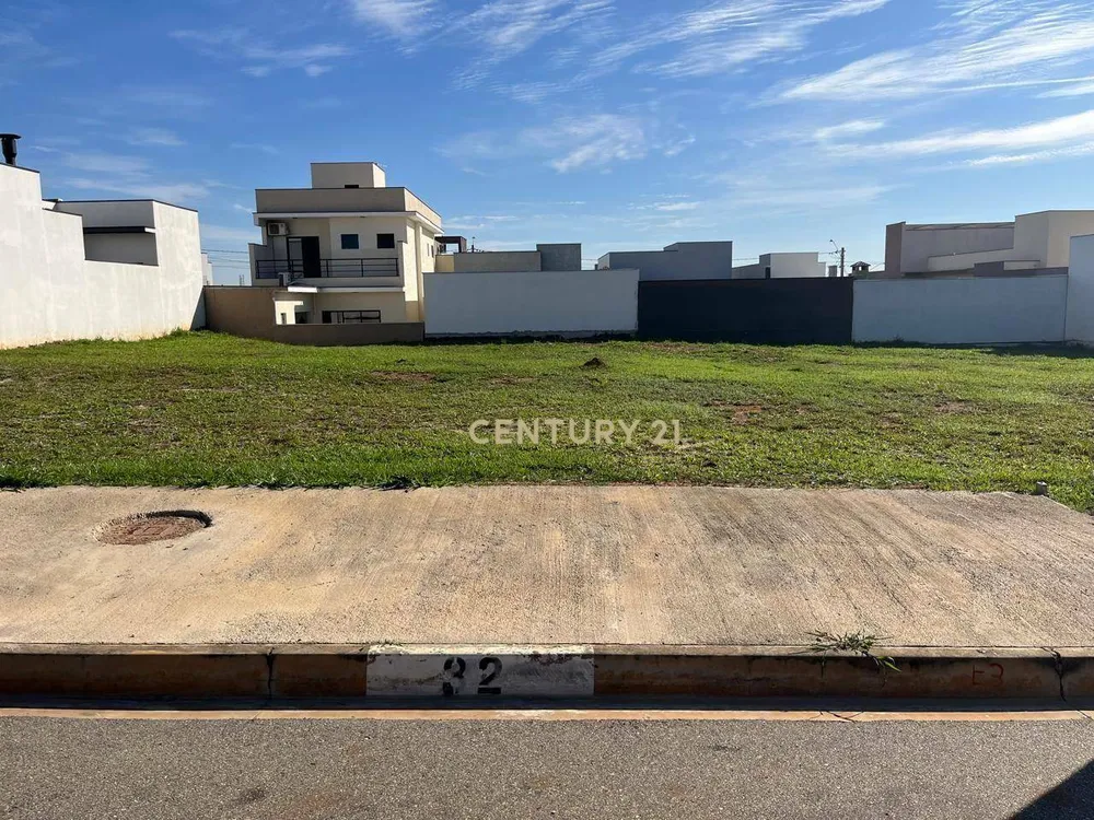 Loteamento e Condomínio, 200 m² - Foto 1