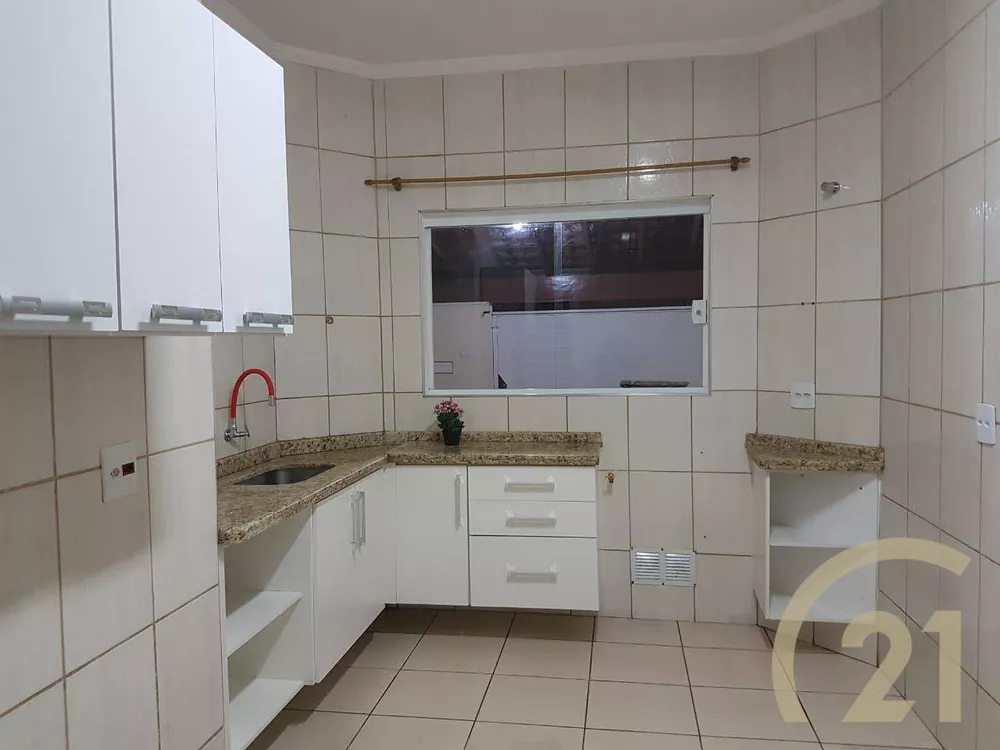 Casa à venda com 3 quartos, 105m² - Foto 5