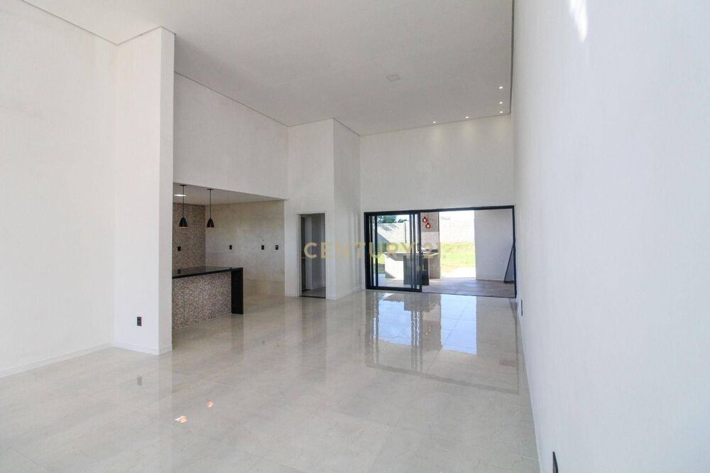 Casa de Condomínio à venda com 3 quartos, 217m² - Foto 2