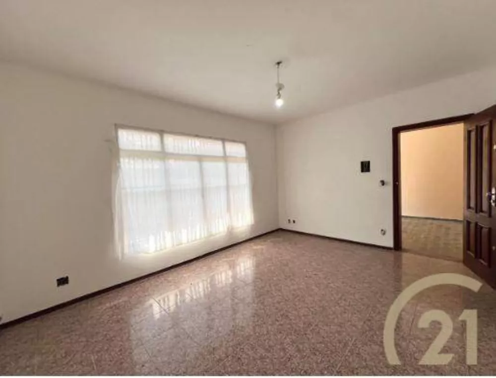 Casa à venda com 3 quartos, 229m² - Foto 3