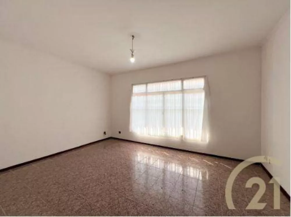 Casa à venda com 3 quartos, 229m² - Foto 4