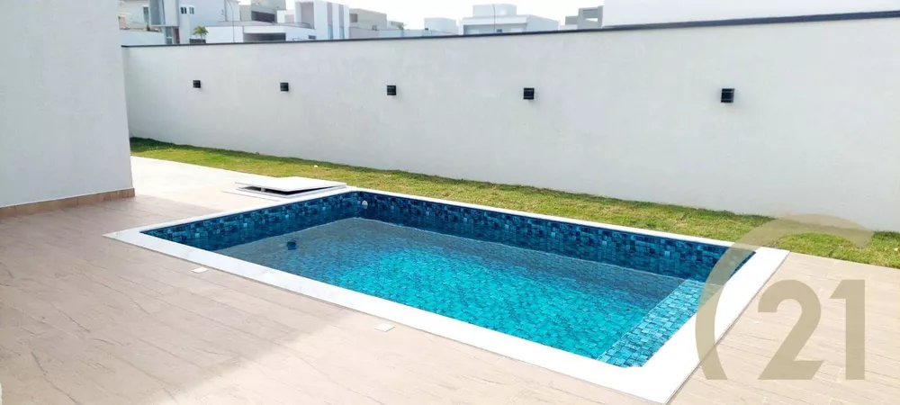 Casa de Condomínio à venda com 3 quartos, 240m² - Foto 2