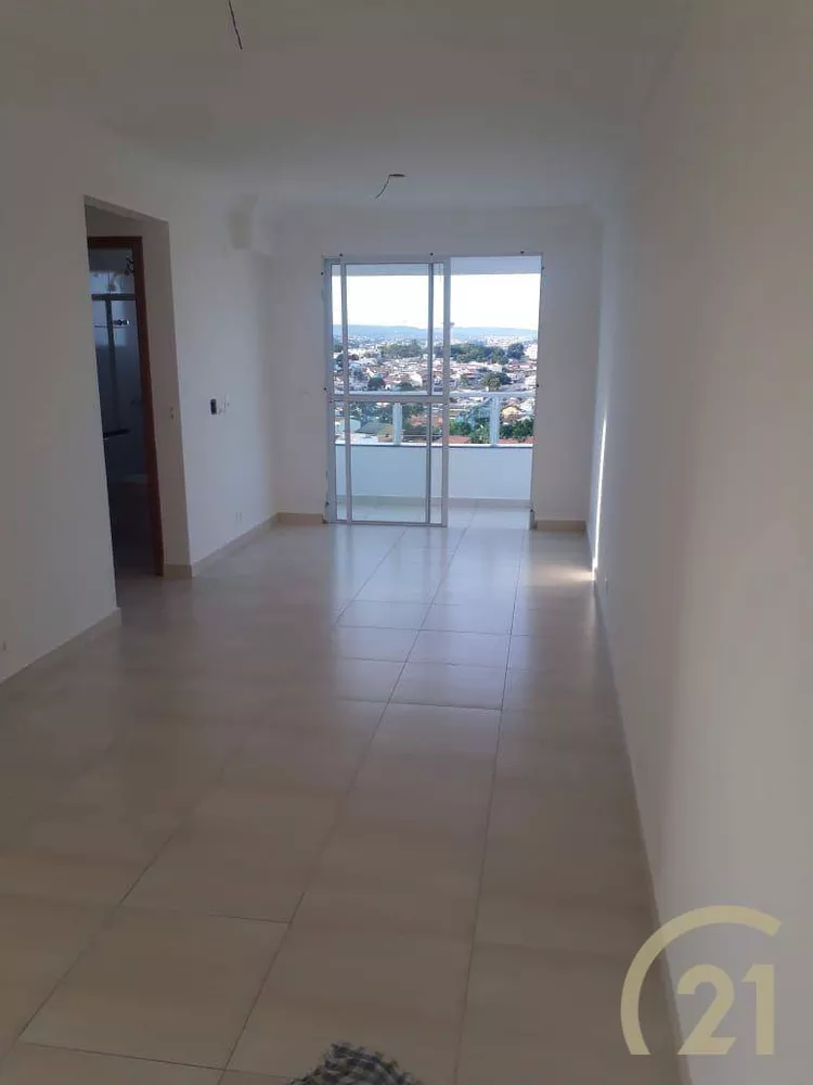 Apartamento à venda com 2 quartos, 63m² - Foto 2