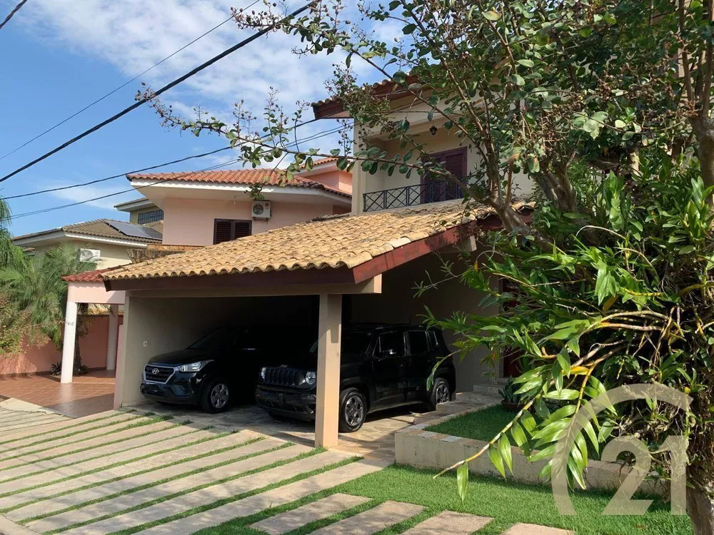 Casa de Condomínio à venda com 3 quartos, 302m² - Foto 2