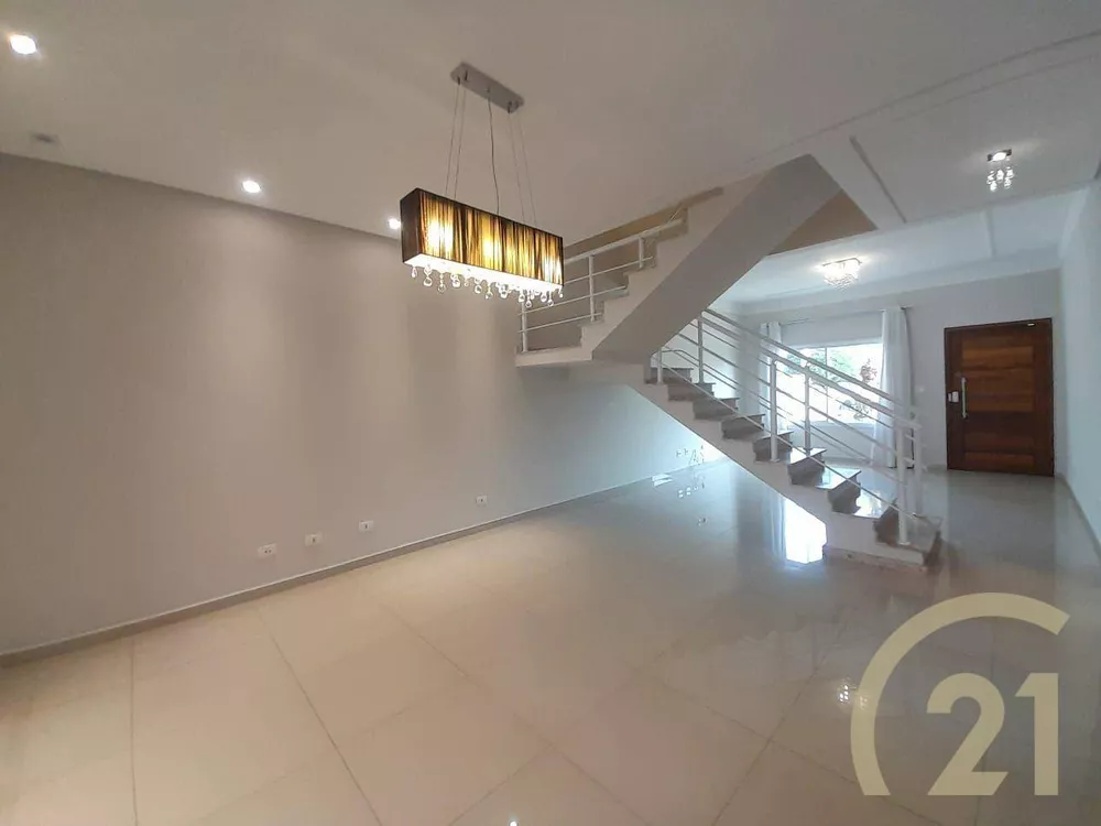 Casa de Condomínio à venda com 3 quartos, 220m² - Foto 3