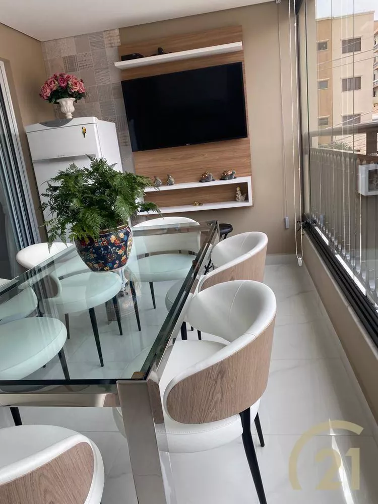 Apartamento à venda com 3 quartos, 130m² - Foto 1