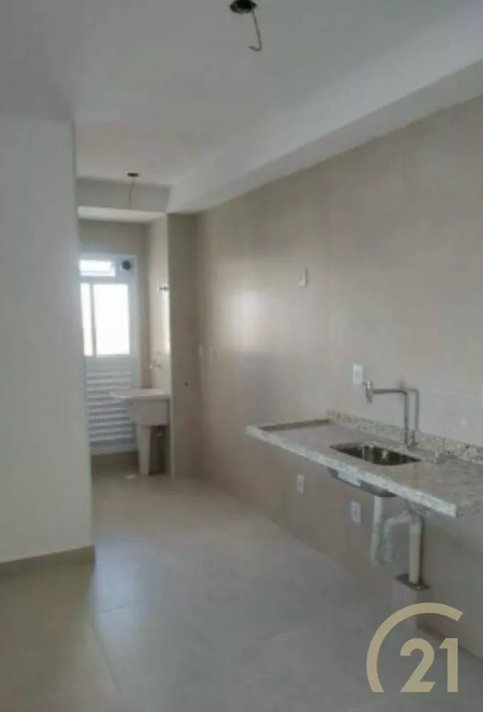 Apartamento à venda com 2 quartos, 70m² - Foto 3