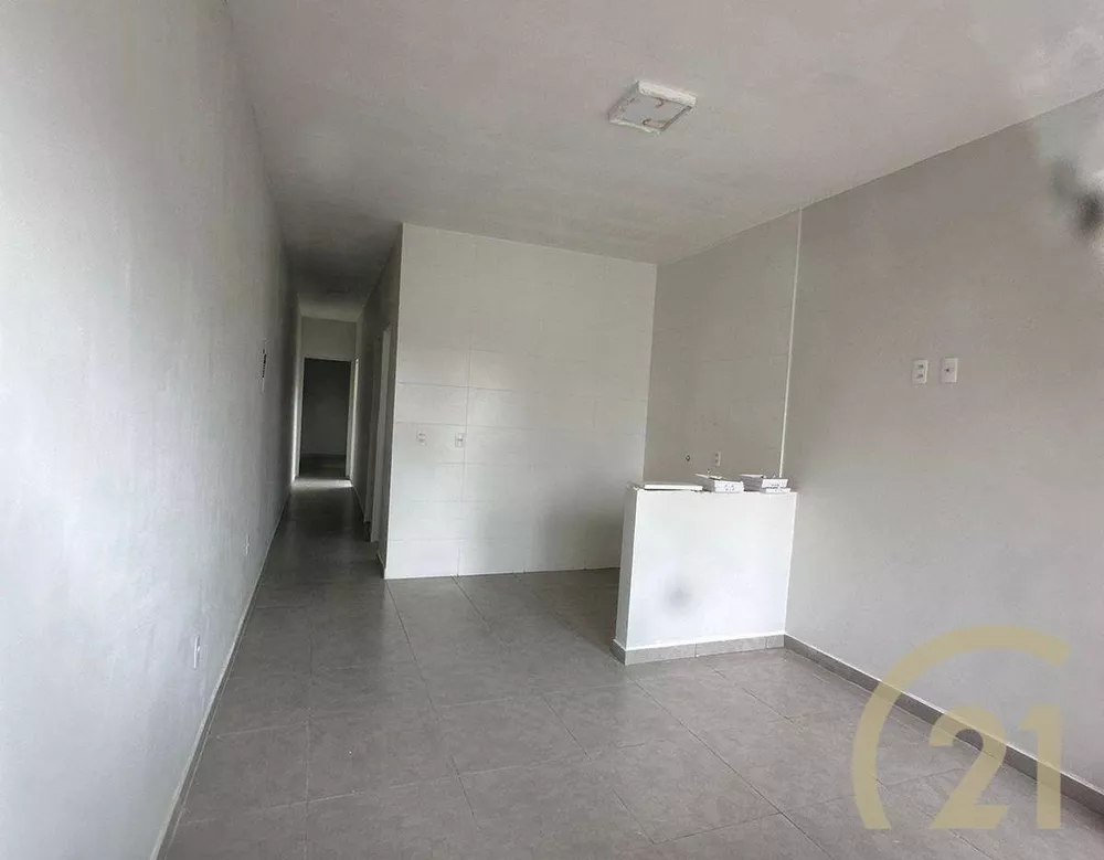 Casa à venda com 2 quartos, 48m² - Foto 1