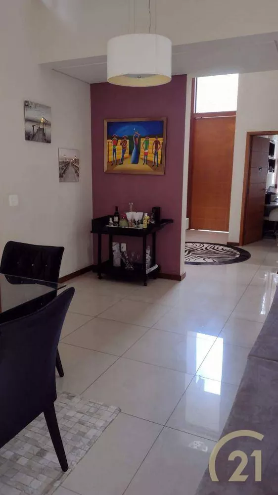 Casa de Condomínio à venda com 3 quartos, 280m² - Foto 2