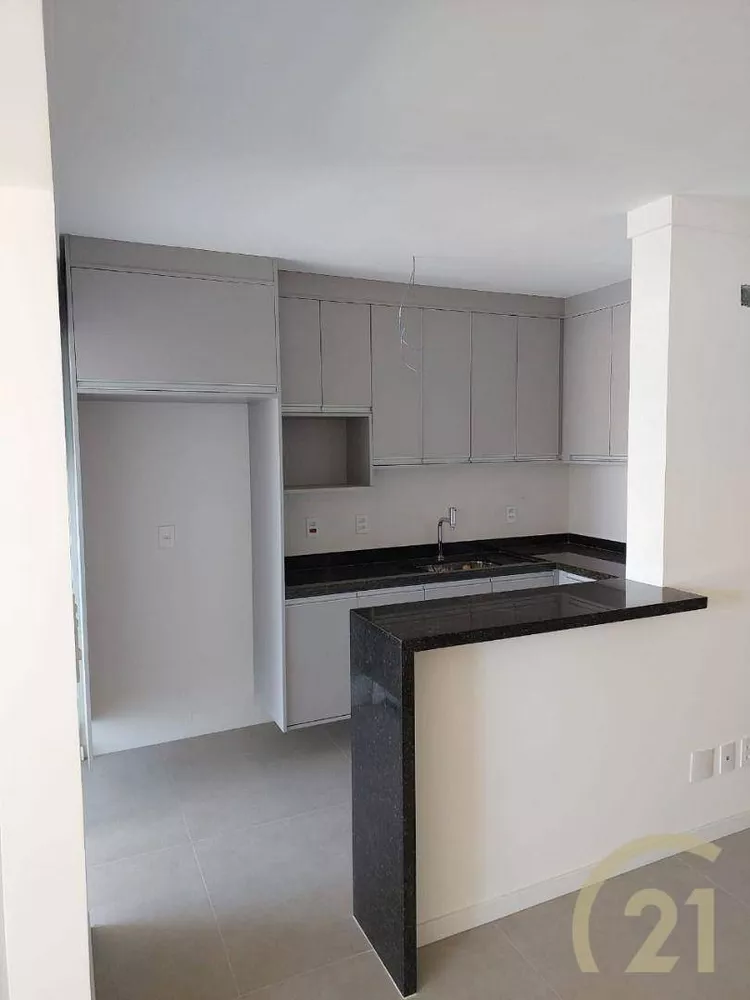 Apartamento à venda com 2 quartos, 69m² - Foto 2