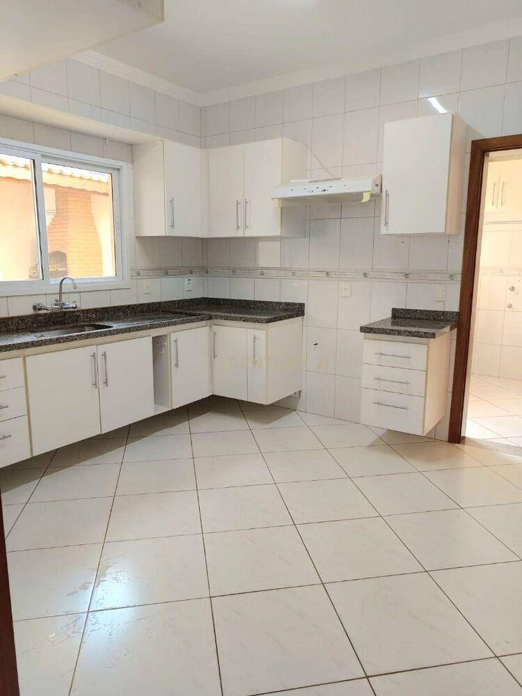 Casa de Condomínio à venda e aluguel com 3 quartos, 200m² - Foto 4