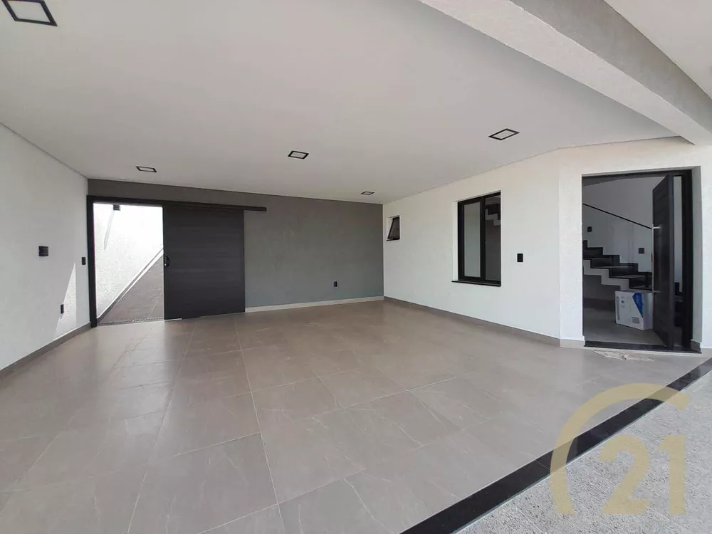 Casa de Condomínio à venda com 3 quartos, 210m² - Foto 1