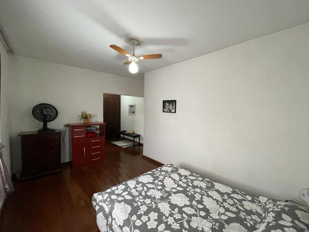 Casa, 4 quartos, 197 m² - Foto 1