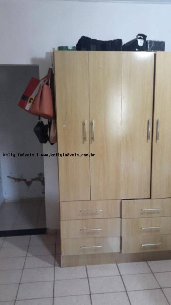 Casa à venda com 2 quartos, 204m² - Foto 2