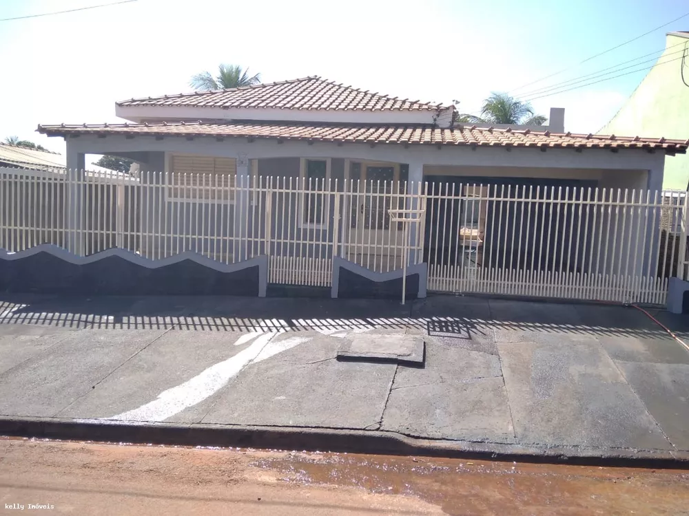 Casa, 4 quartos, 270 m² - Foto 1