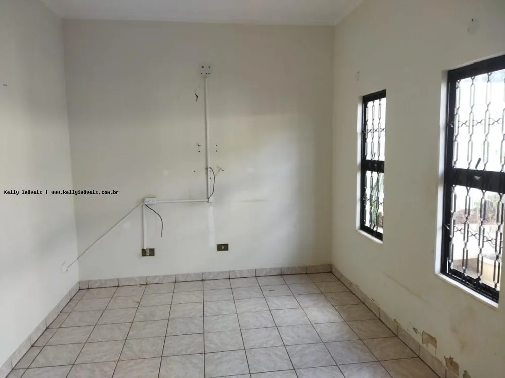 Casa, 3 quartos, 192 m² - Foto 2