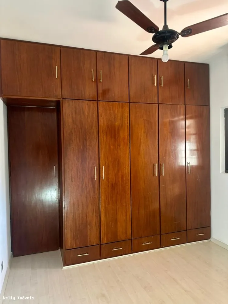 Casa, 3 quartos, 242 m² - Foto 3
