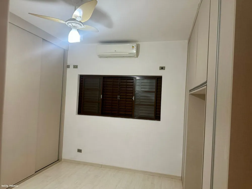 Casa, 3 quartos, 242 m² - Foto 4