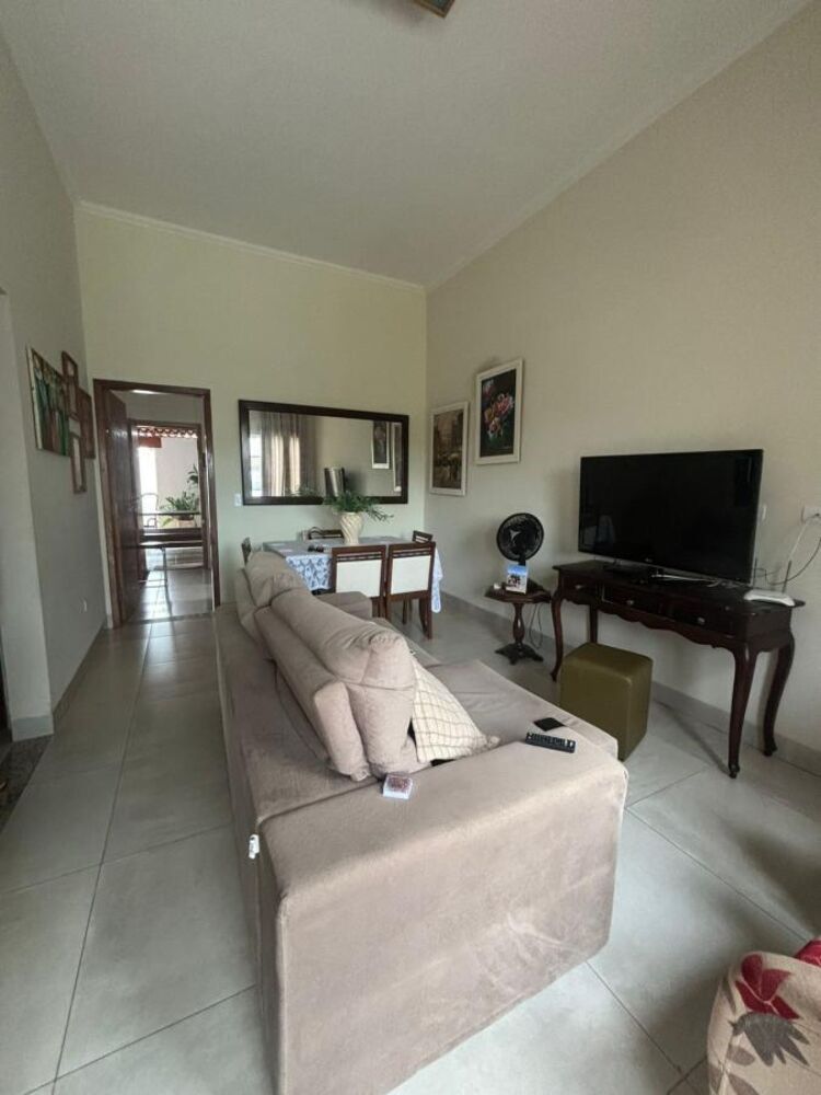 Casa à venda com 2 quartos, 318m² - Foto 2
