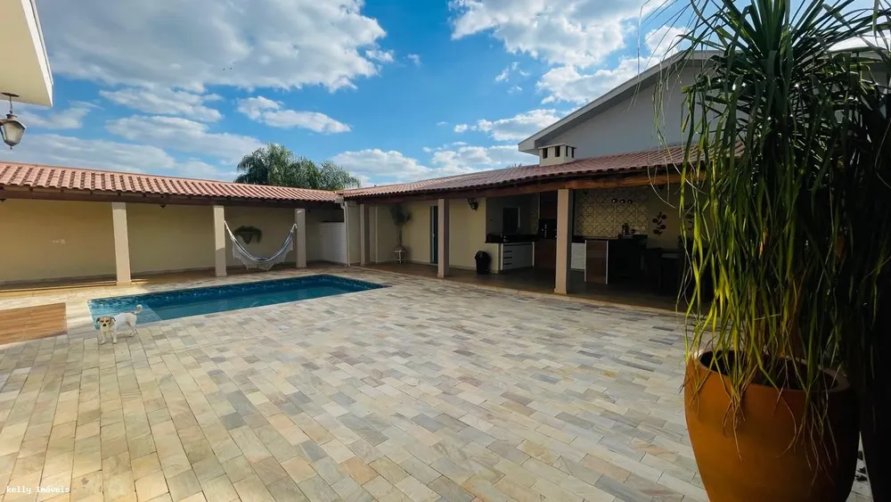 Casa, 4 quartos, 323 m² - Foto 1