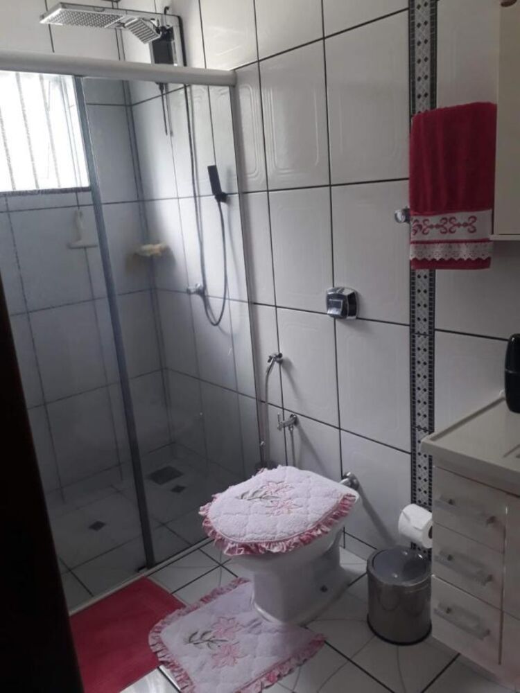 Casa à venda com 3 quartos, 200m² - Foto 3