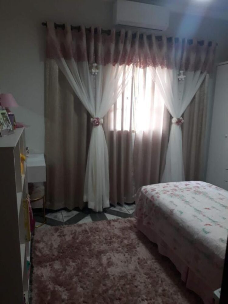 Casa à venda com 3 quartos, 200m² - Foto 2