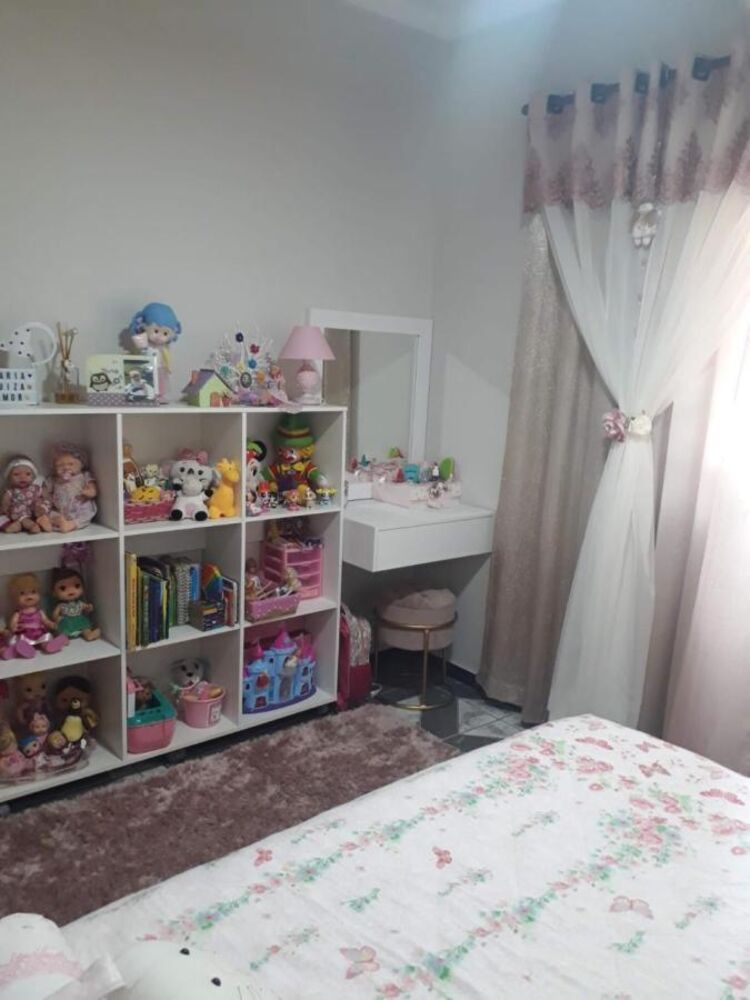 Casa à venda com 3 quartos, 200m² - Foto 1