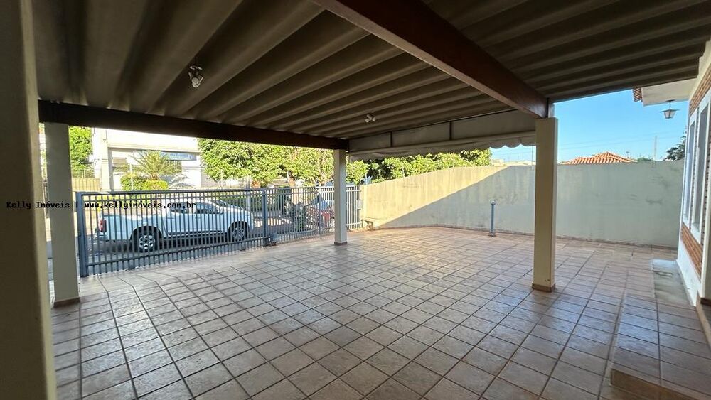 Prédio Inteiro para alugar com 3 quartos, 484m² - Foto 1