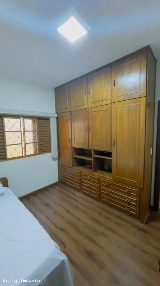 Casa, 4 quartos, 220 m² - Foto 3