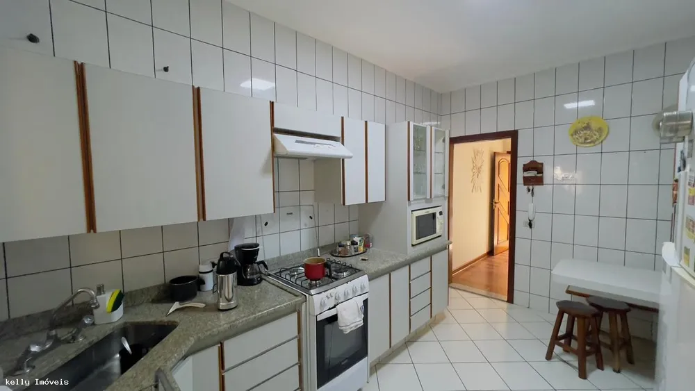 Casa, 4 quartos, 220 m² - Foto 2