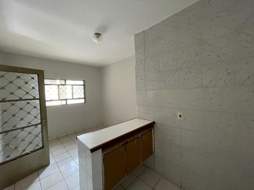 Casa à venda com 3 quartos - Foto 2