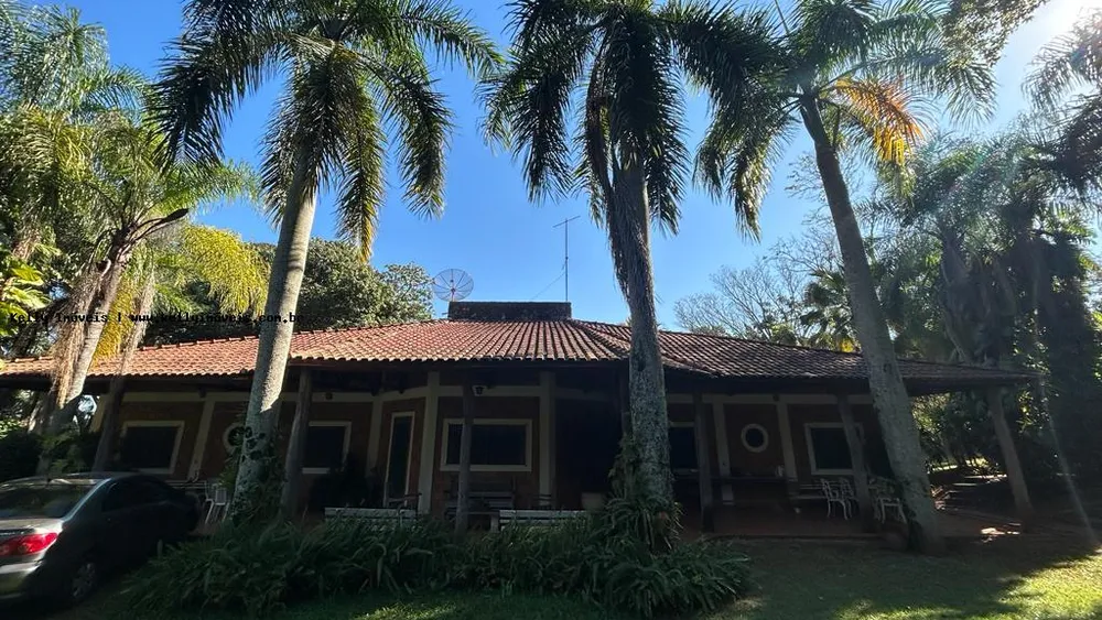 Chácara, 3 quartos, 3037 m² - Foto 1
