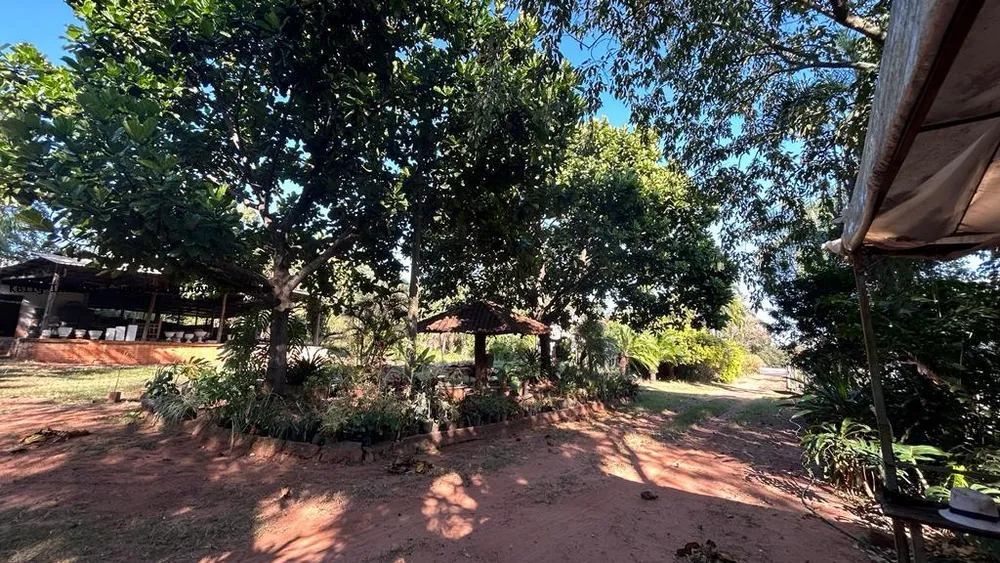 Chácara, 3 quartos, 3037 m² - Foto 2