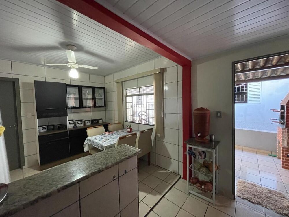 Casa, 2 quartos, 200 m² - Foto 2