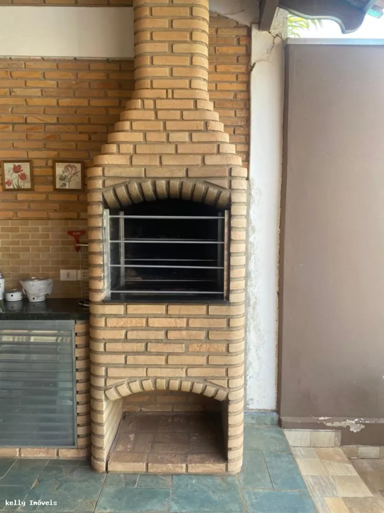Casa, 4 quartos, 228 m² - Foto 2