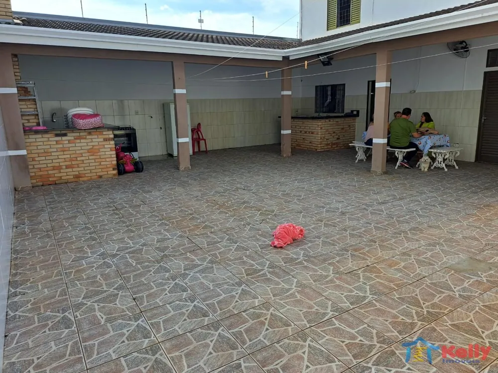 Casa, 4 quartos, 252 m² - Foto 1