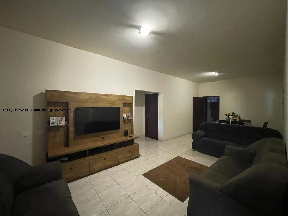Casa, 3 quartos, 250 m² - Foto 1