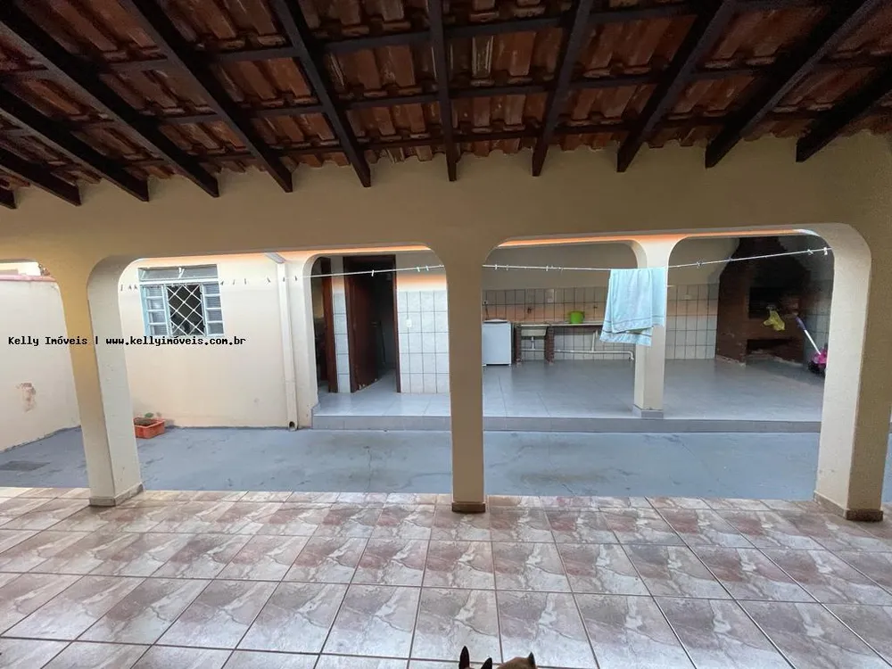 Casa, 3 quartos, 250 m² - Foto 2