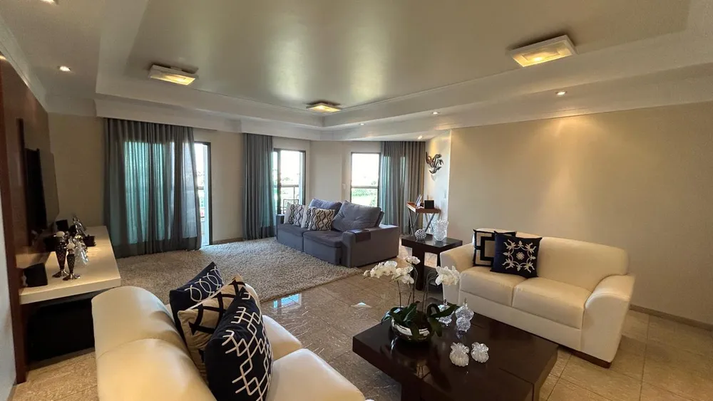 Apartamento, 3 quartos, 210 m² - Foto 1