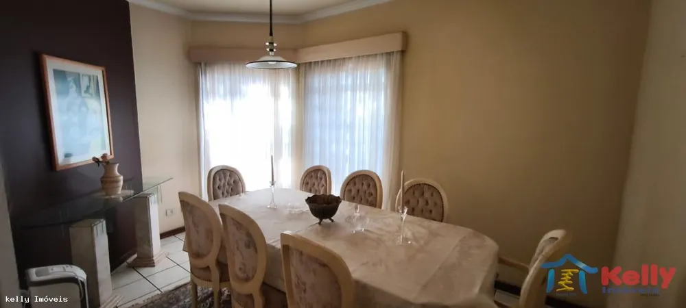 Casa, 3 quartos, 285 m² - Foto 2