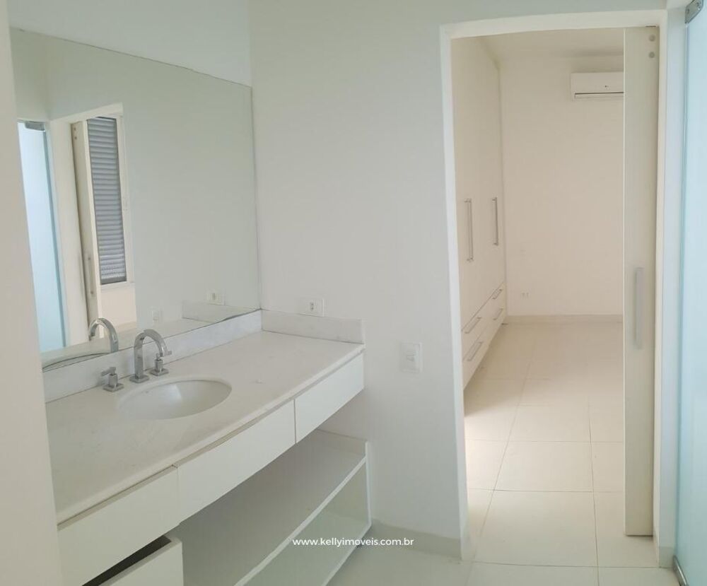 Chácara à venda com 4 quartos, 1600m² - Foto 2