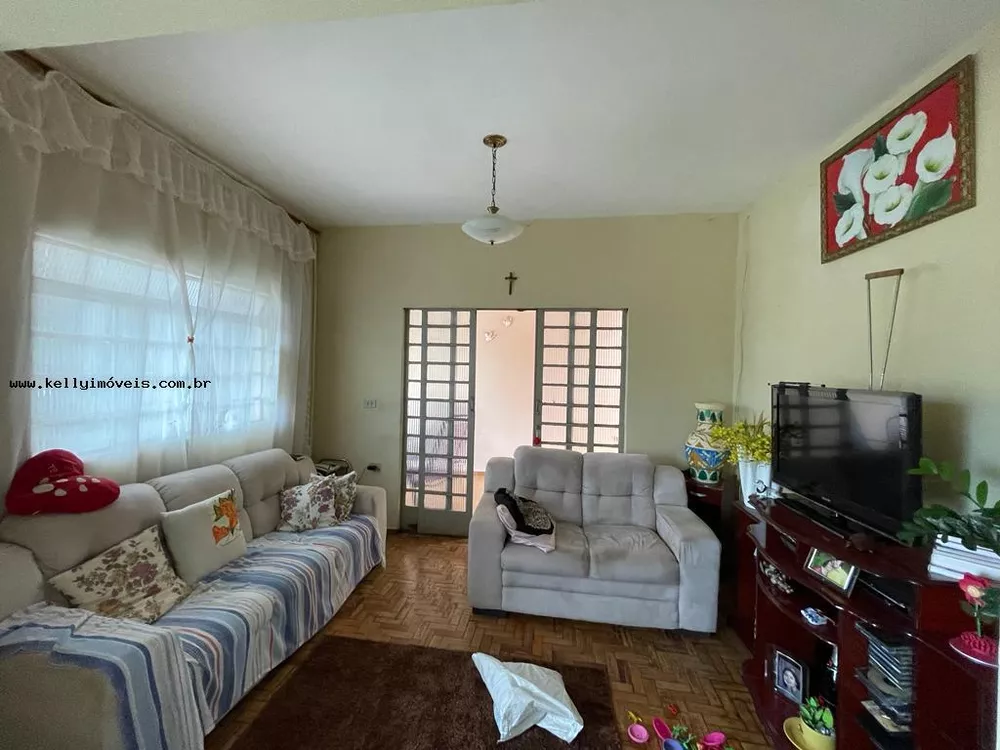 Casa, 3 quartos, 176 m² - Foto 2