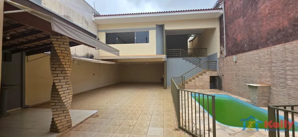 Casa, 5 quartos, 176 m² - Foto 1