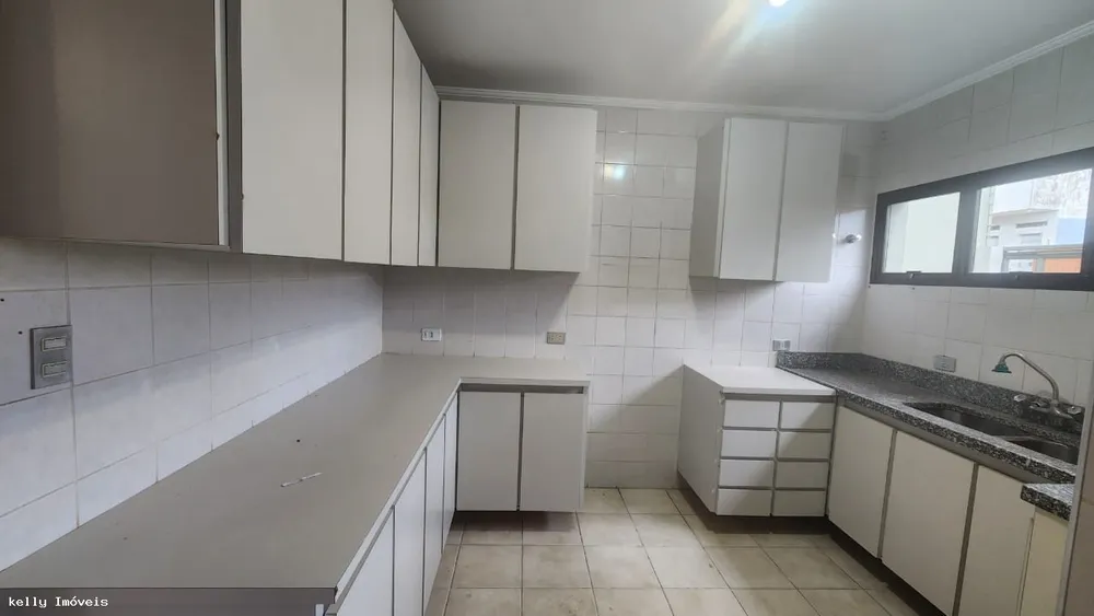 Casa, 3 quartos, 224 m² - Foto 3
